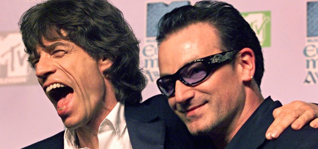 Mick Jagger e Bono Vox durante cerim nia de entrega do MTV Europe Awards 