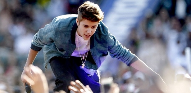 Justin Bieber durante show na cidade de Carson, em Los Angeles, nos Estados Unidos (12/5/12)