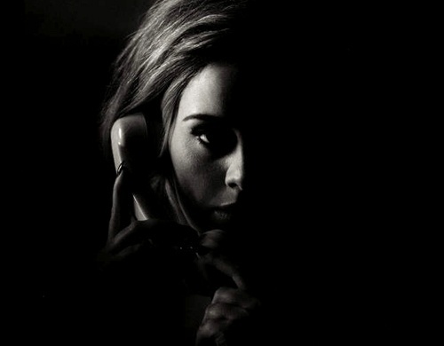 Adele na capa do single 