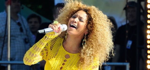 Beyoncé faz show para a TV norte-americana em Nova York (1º/07/2011)