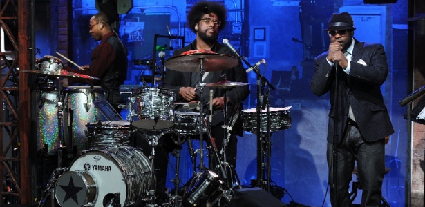 A banda The Roots se apresenta em programa da TV norte-americana, em Nova York (14/03/2011) - Getty Images